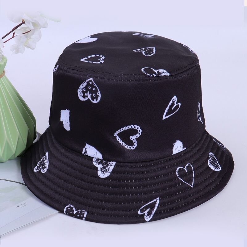 

Heart Print Bucket Hat, Black