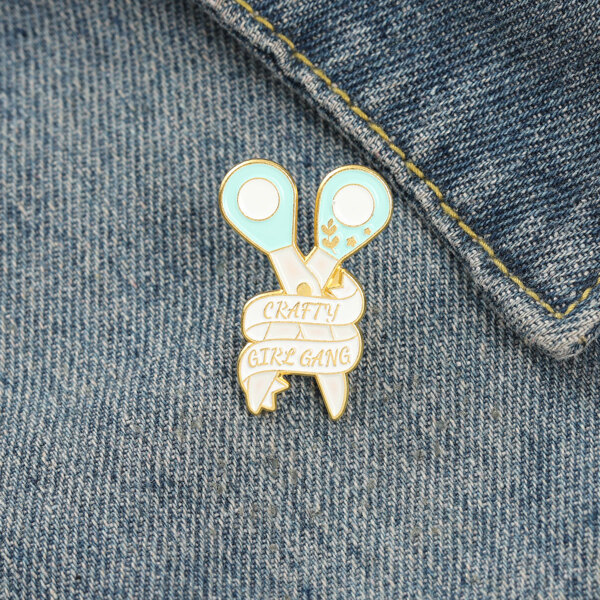 

Scissors Design Brooch, Multicolor
