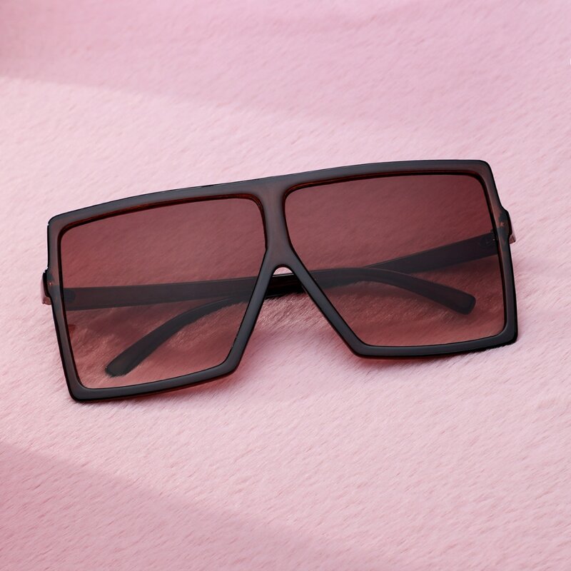 

Oversized Frame Sunglasses