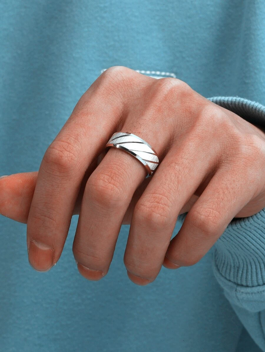 Anillo simple y elegante de acero inoxidable para hombres de moda y populares para regalo de joyería y para una apariencia elegante - Plateado - Ver 1