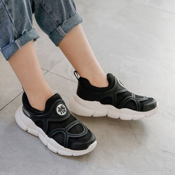 

Boys Chinese Letter Graphic Mesh Sneakers, Black