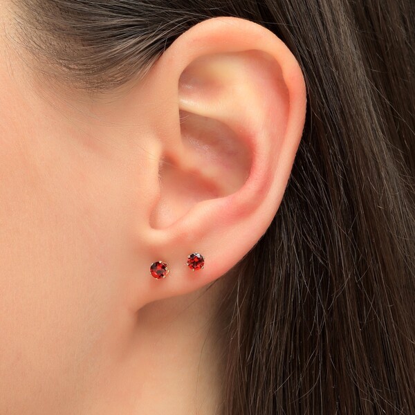 

Zircon Decor Stud Earrings, Red