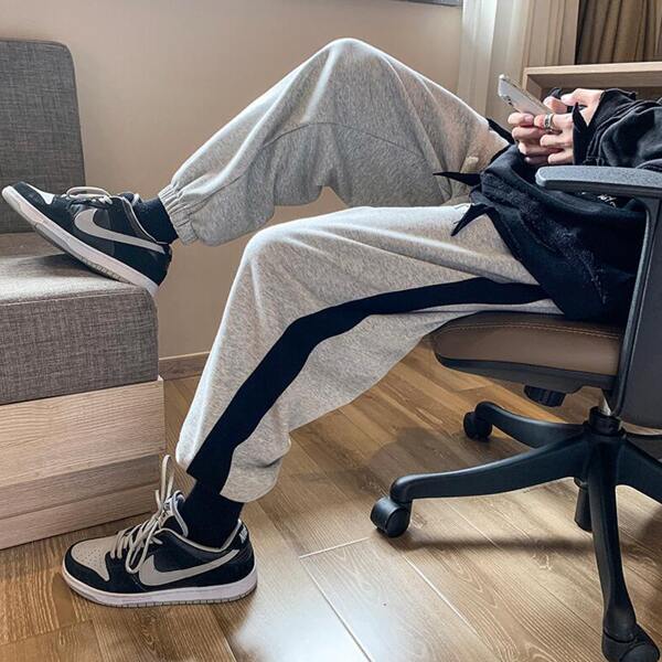 

Men Contrast Sideseam Sweatpants, Grey