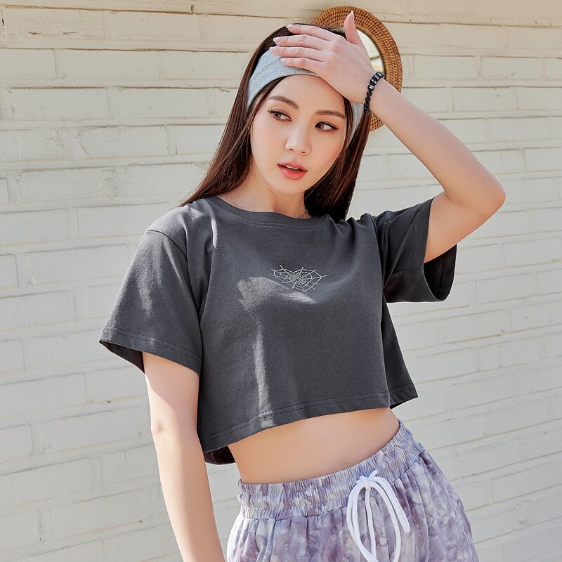 

Heart Pattern Crop Tee, Dark grey