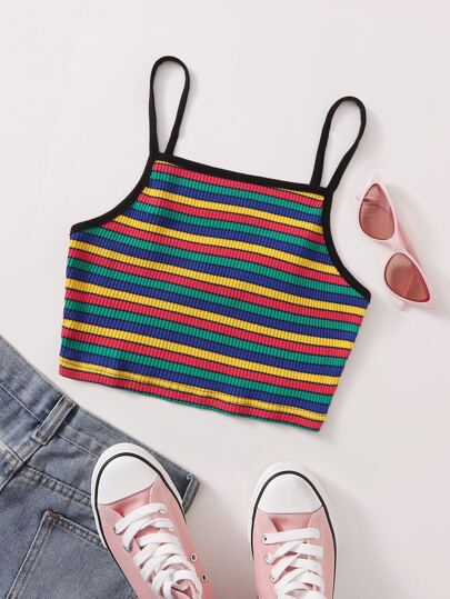 Top de tirantes de rayas de arcoíris unido en contraste
