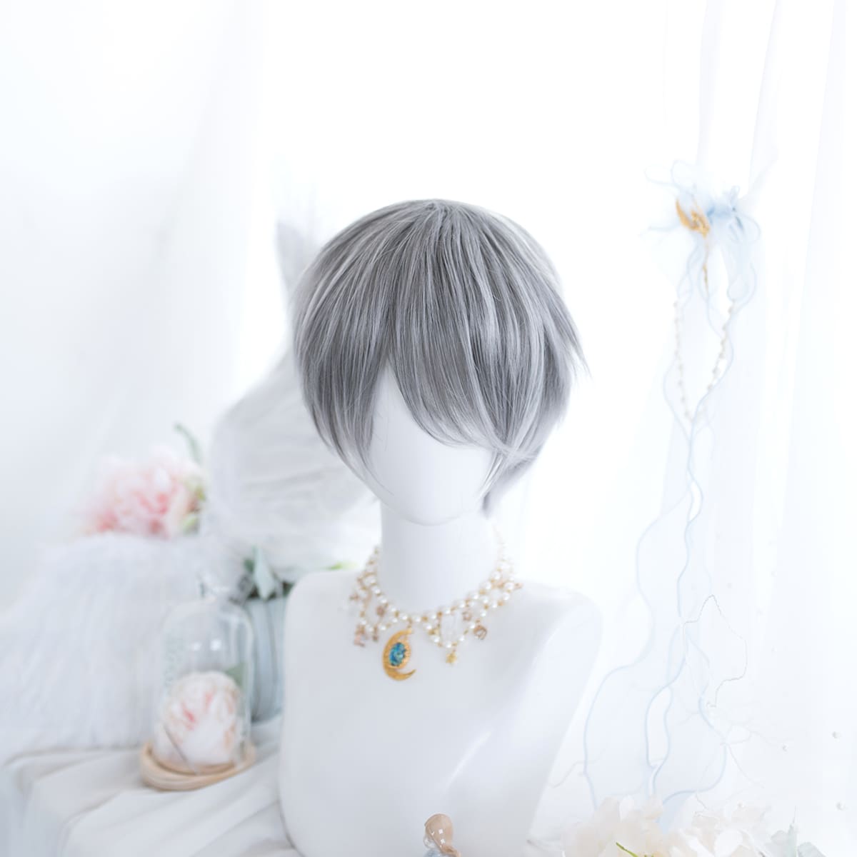 

Natural Short Wig With Bangs, Light grey