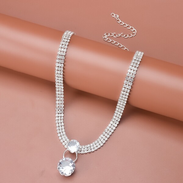 

Rhinestone Decor Necklace, Silver
