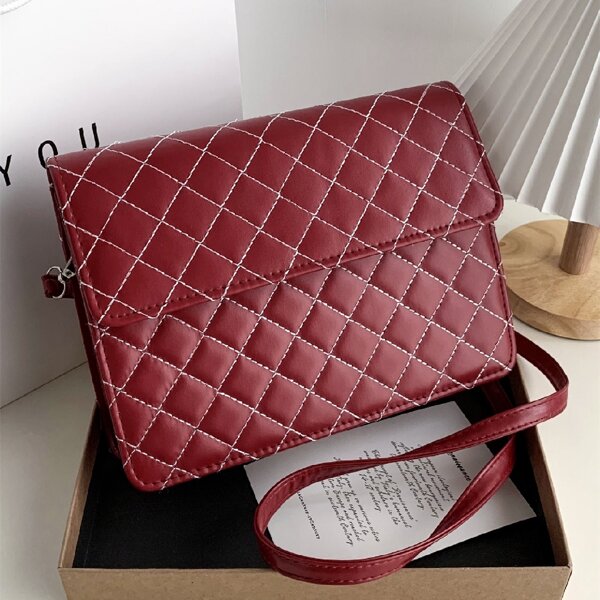 

Minimalist Quilted Crossbody Bag, Burgundy