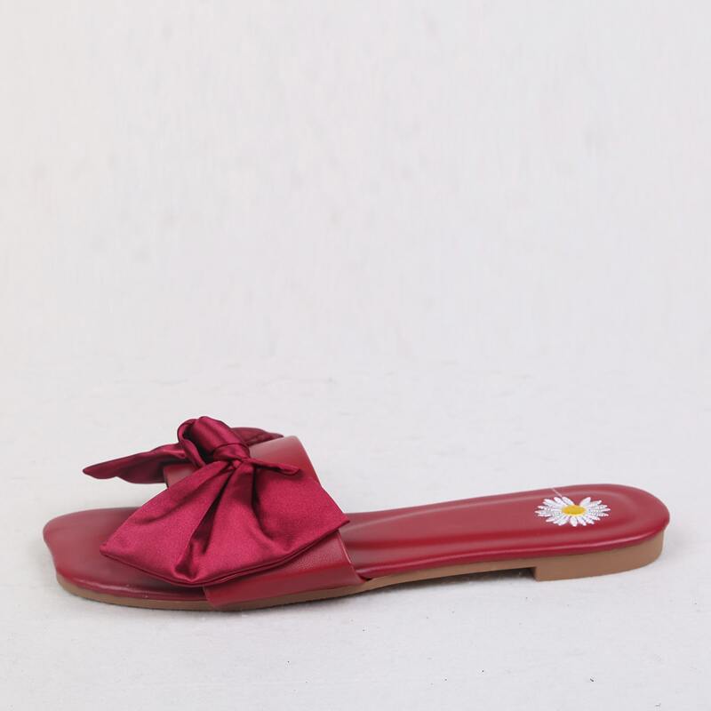 

Bow Decor Daisy Embroidered Slide Sandals, Red
