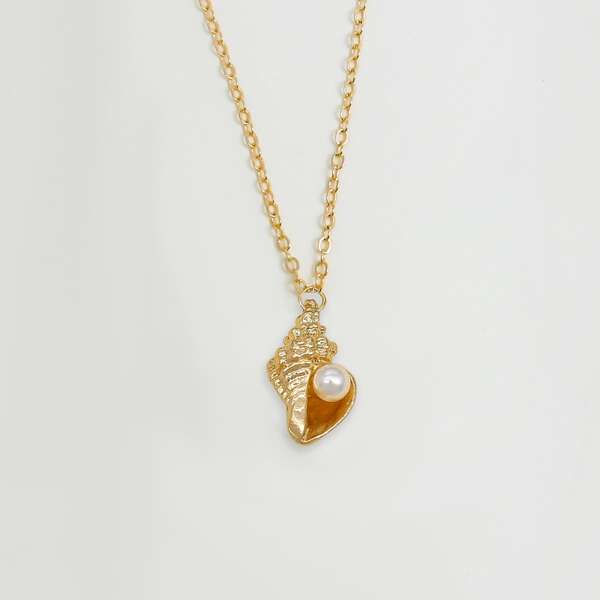 

Conch Charm Necklace, Gold