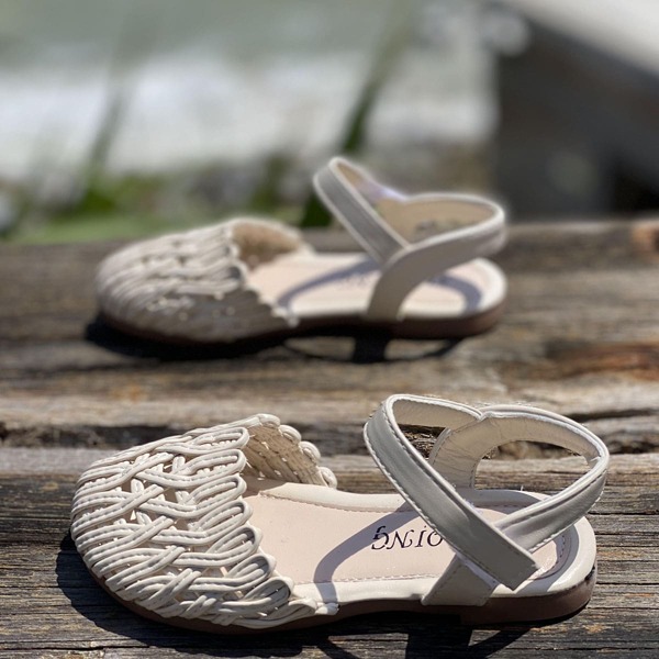 

Girls Hollow Out Sandals, Beige