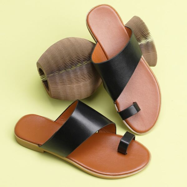 

Toe Loop Flat Thong Sandals, Black