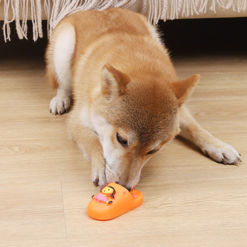 

1pc Slipper Shaped Random Pet Sound Toy, Multicolor