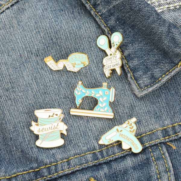 

5pcs Cartoon Brooch, Multicolor