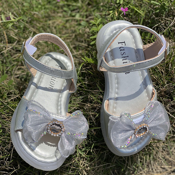 

Girls Rhinestone & Bow Decor Sandals, Silver
