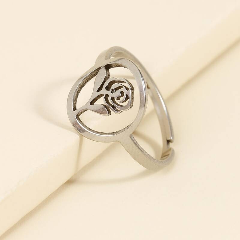 

Floral Decor Ring, Silver