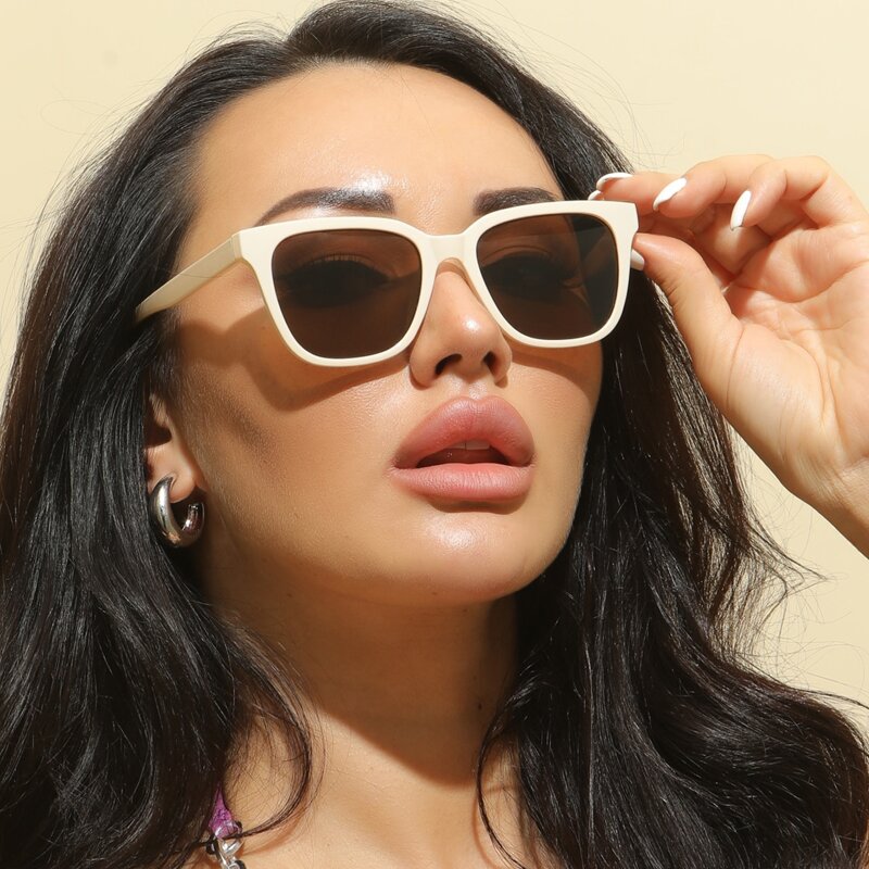

Square Frame Sunglasses