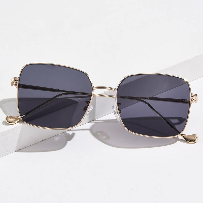 

Square Frame Sunglasses