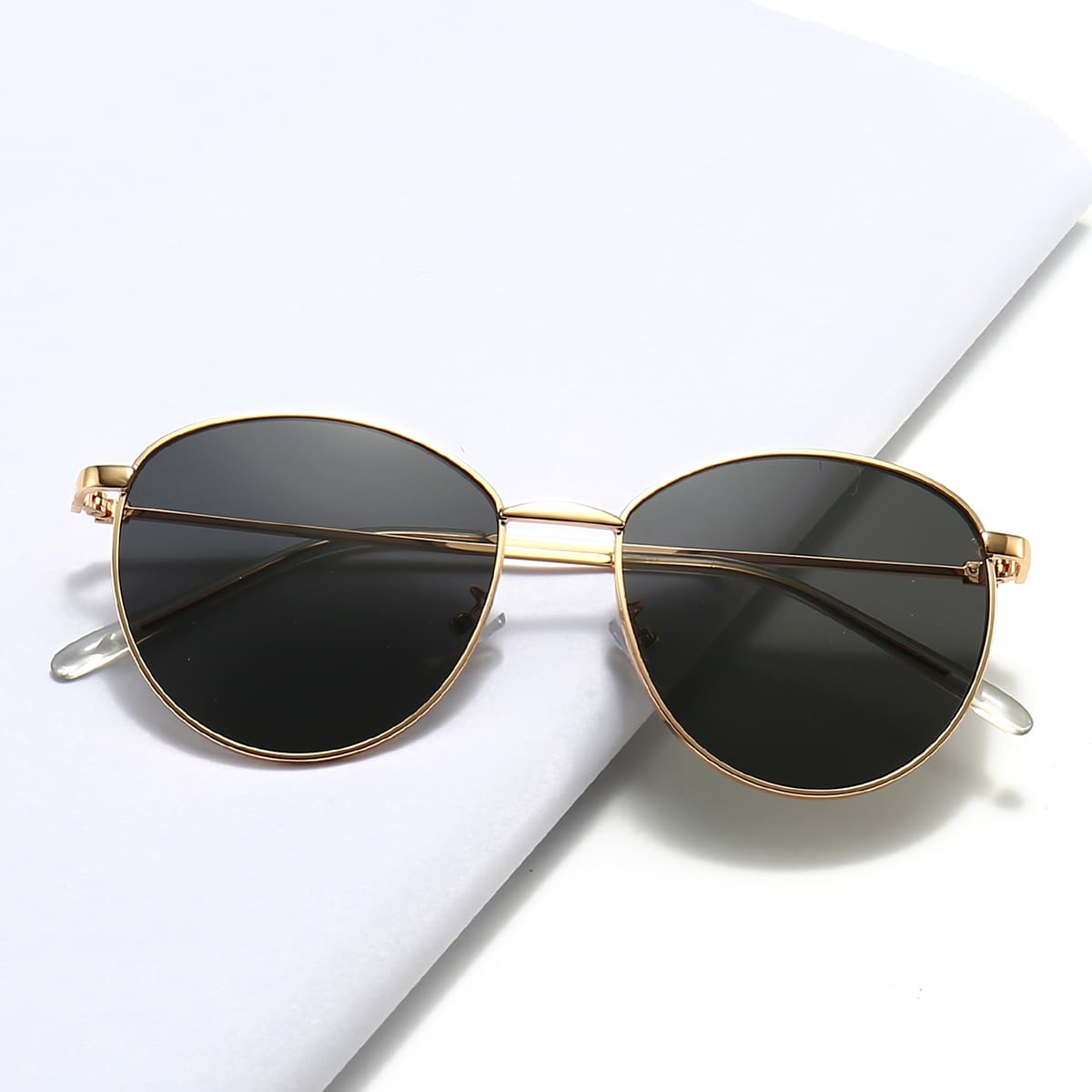 

Metal Frame Sunglasses
