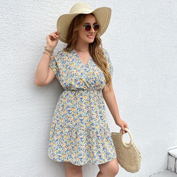 

Plus Ditsy Floral Surplice Neck Dress, Multicolor