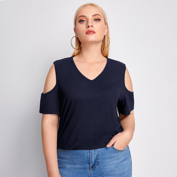 

Plus Cold Shoulder Solid Tee, Navy blue