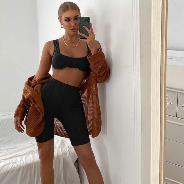 

Scoop Neck Crop Tank Top With Biker Shorts Without Cardigan, Black