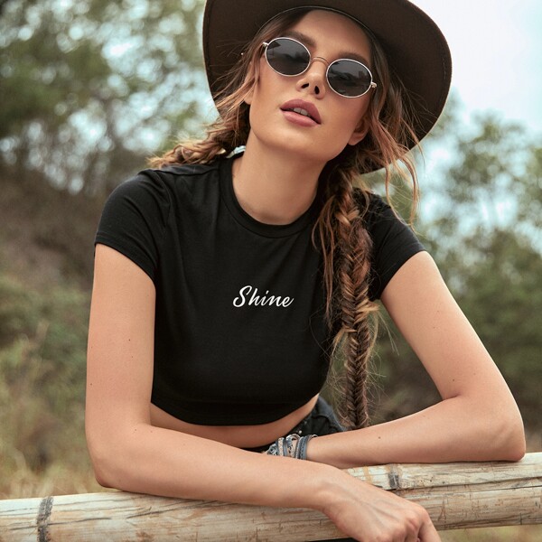 

Letter Graphic Crop Tee, Black