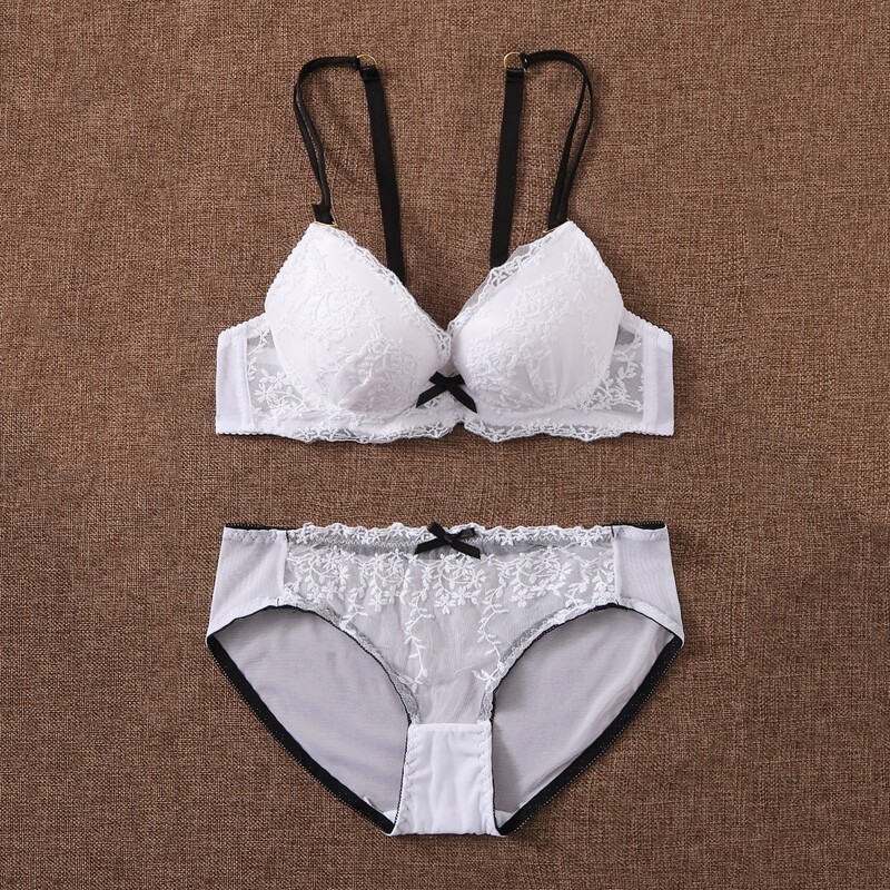 

Contrast Lace Lingerie Set, White