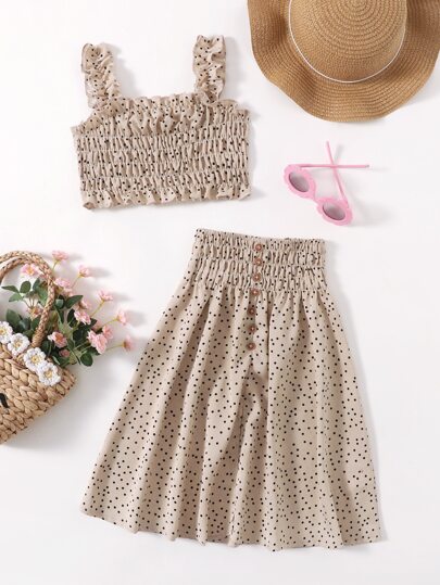 قميص كامي بنقشة النقاط وتنورة قصيرة للفتاة الصغيرة