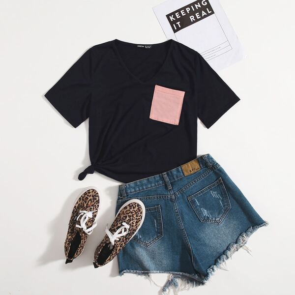 

Patch Pocket Detail V Neck Tee, Navy blue