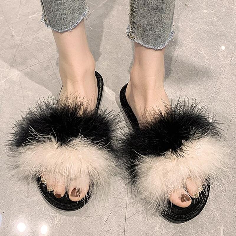 

Colorblock Fluffy Slippers, Black