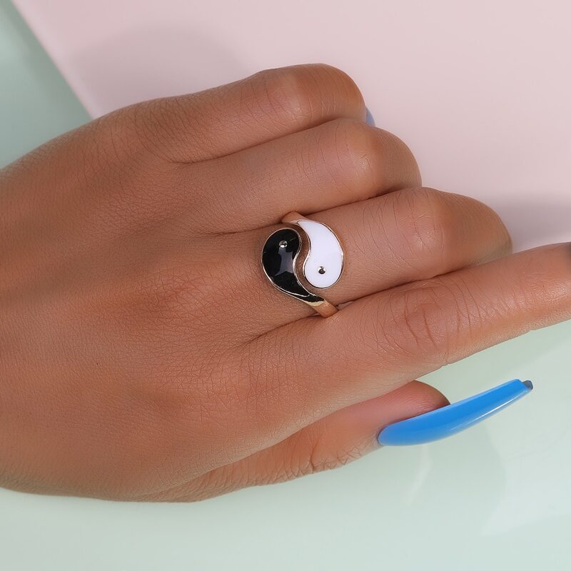 

Yin & Yang Decor Ring, Black and white