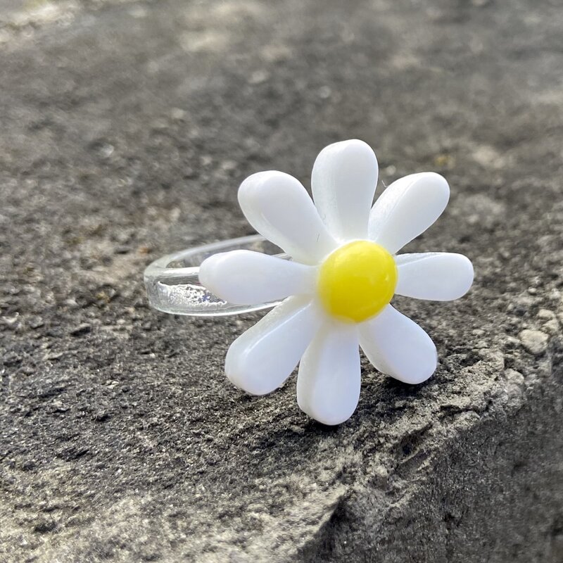 

Daisy Decor Ring, White