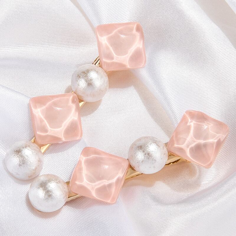 

2pcs Faux Pearl Decor Hair Clip, Multicolor