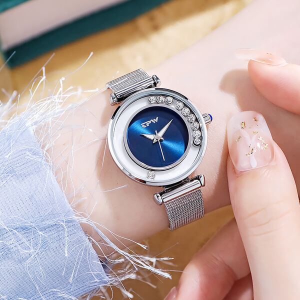

Rhinestone Decor Mesh Strap Quartz Watch