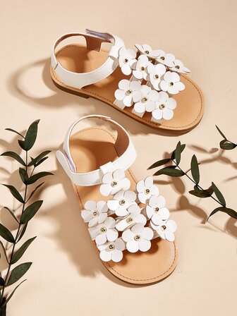 صنادل استرابي منمق للبنات الصغار