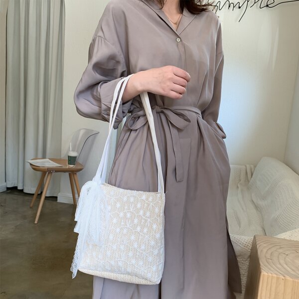 

Flower Pattern Straw Bag, Beige