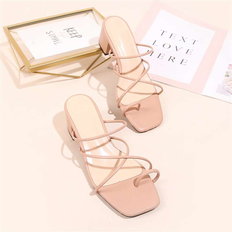 

Toe Loop Chunky Heeled Thong Sandals, Pink
