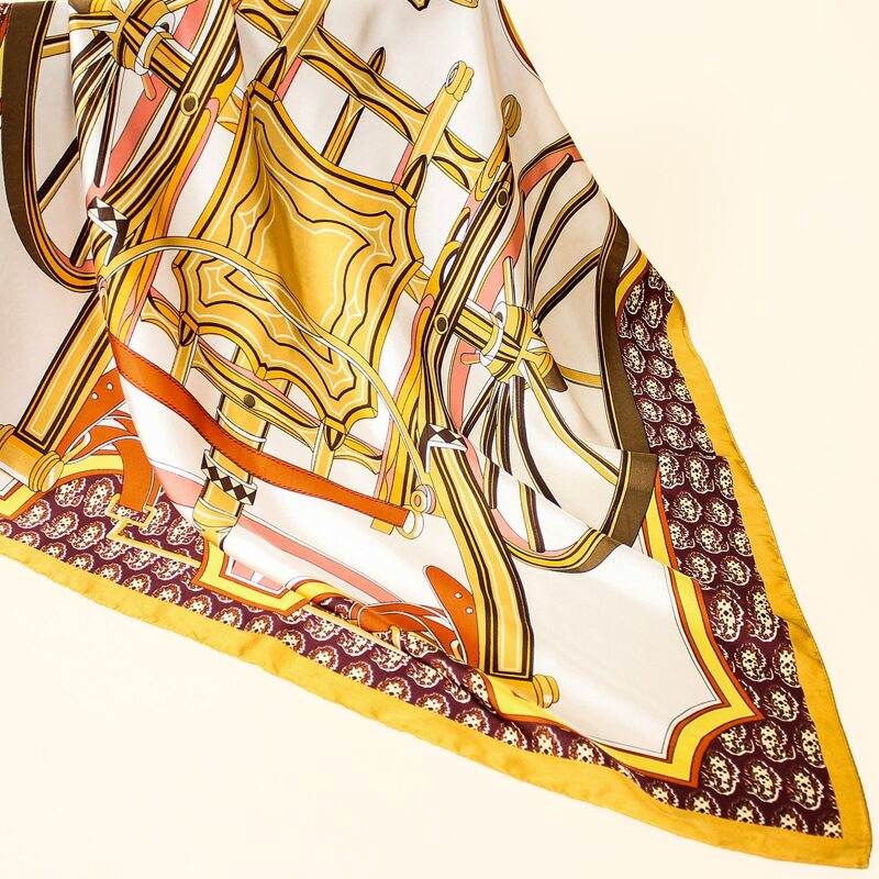 

Carriage Pattern Bandana, Multicolor