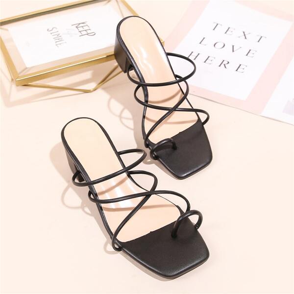 

Toe Loop Chunky Heeled Thong Sandals, Black