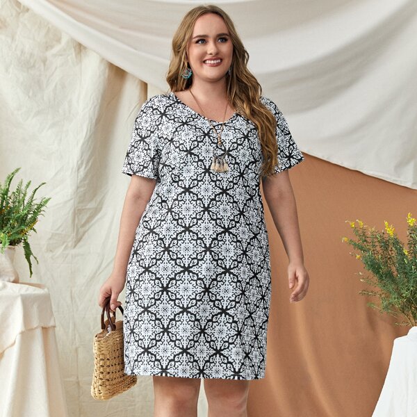 

Plus Allover Print V-neck Tunic Dress, Black and white