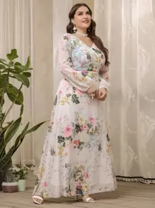 Modelyn 大码花卉 V 领主教袖连衣裙