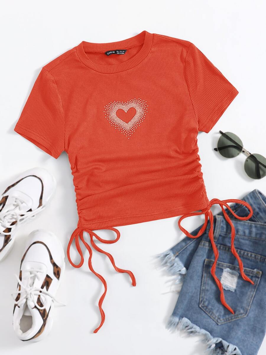 SHEIN EZwear تي شيرت محبوك مضلع مدرز برباط نمط قلب حجر الراين - الأحمر - مشاهدة 1
