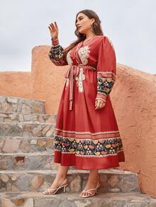 SHEIN فستان مزهر باكمام بيشوب قطعة واحدة مقاس كبير