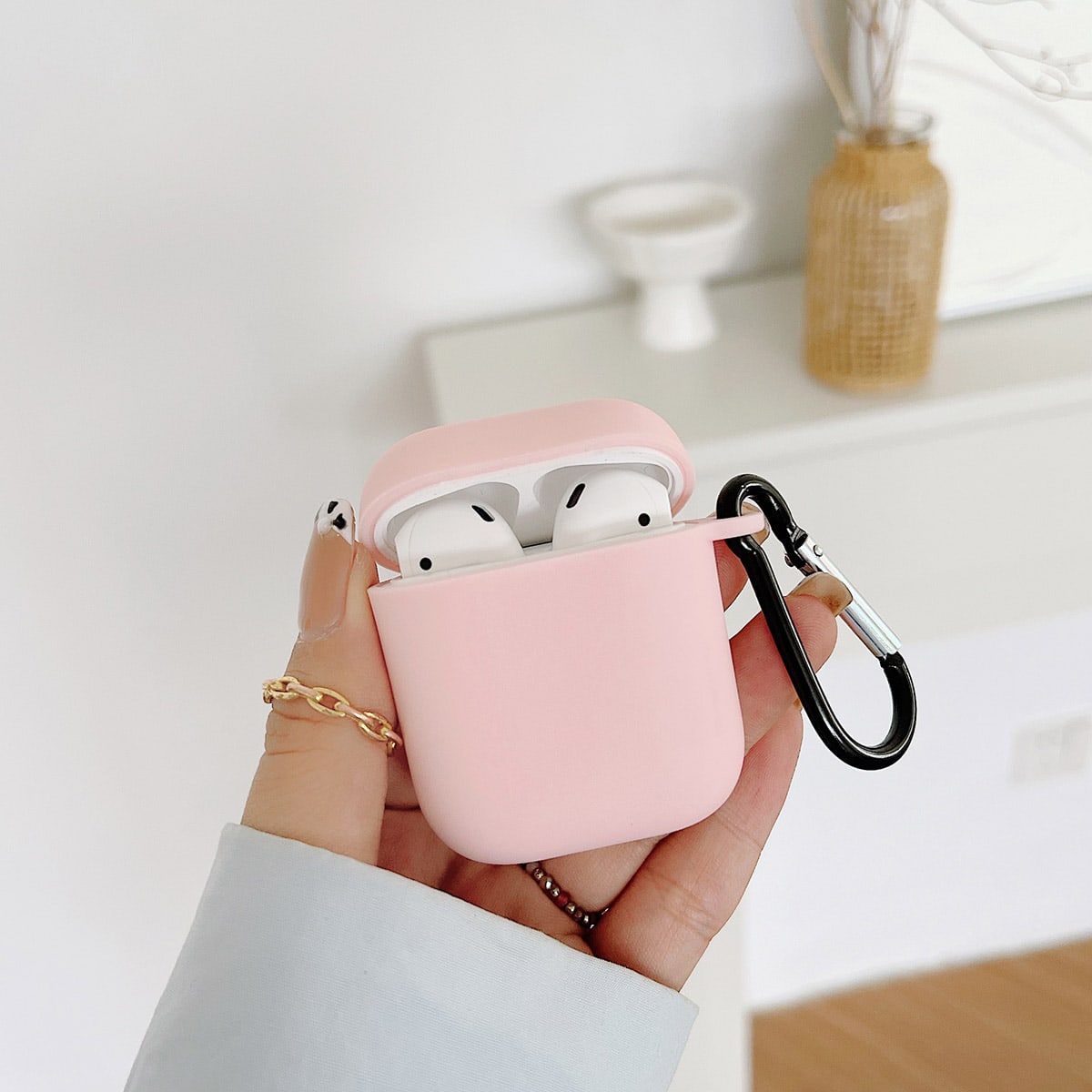 Matte Pink Bluetooth Earphone Case, Comes With 1 Earphone Case Hook, Compatible With AirPods Case, Compatible With AirPods Pro 3 Case, Compatible With AirPods 4 Case