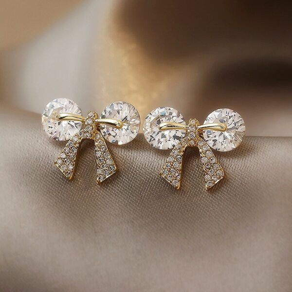 

Rhinestone Bow Decor Stud Earrings, Gold