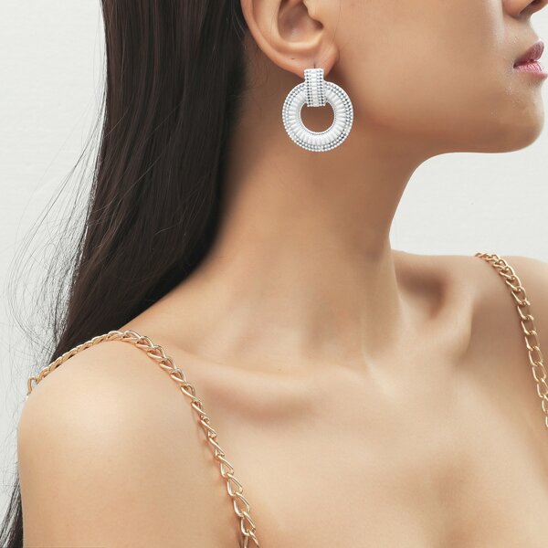 

Textured Round Earrings, White