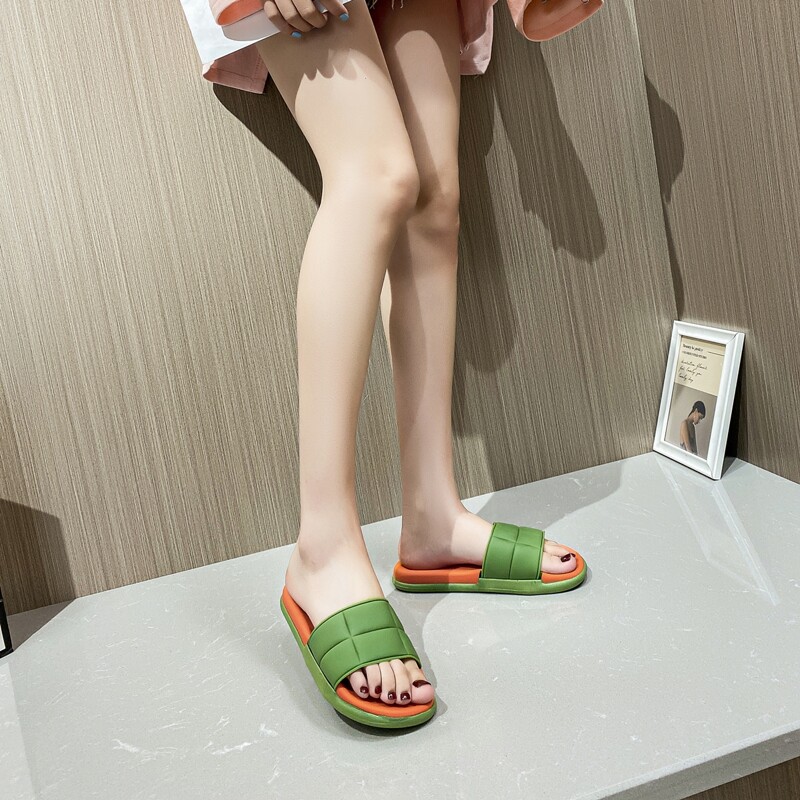 

Colorblock Wide Fit Slides, Green