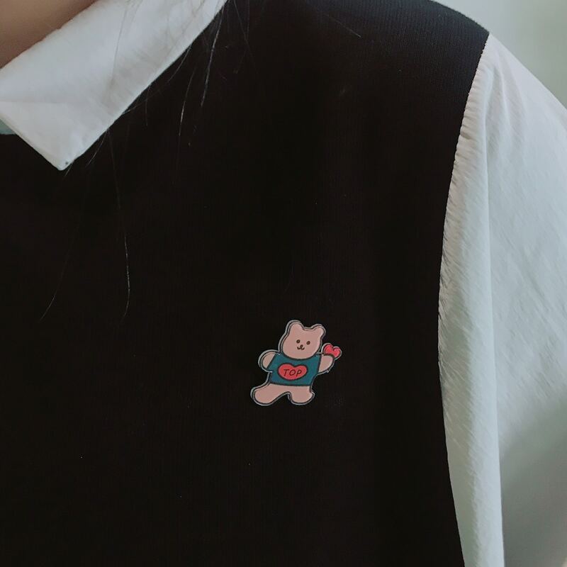 

Cartoon Bear Print Brooch, Multicolor