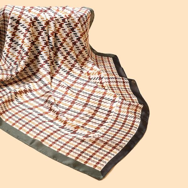 

Plaid Pattern Scarf, Multicolor